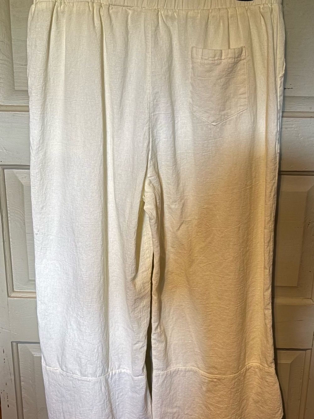 Women’s Casual Elastic-Waist Soft cotton Capris in Cream